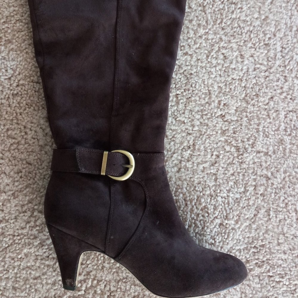 Women's Brown Boots w/Buckle